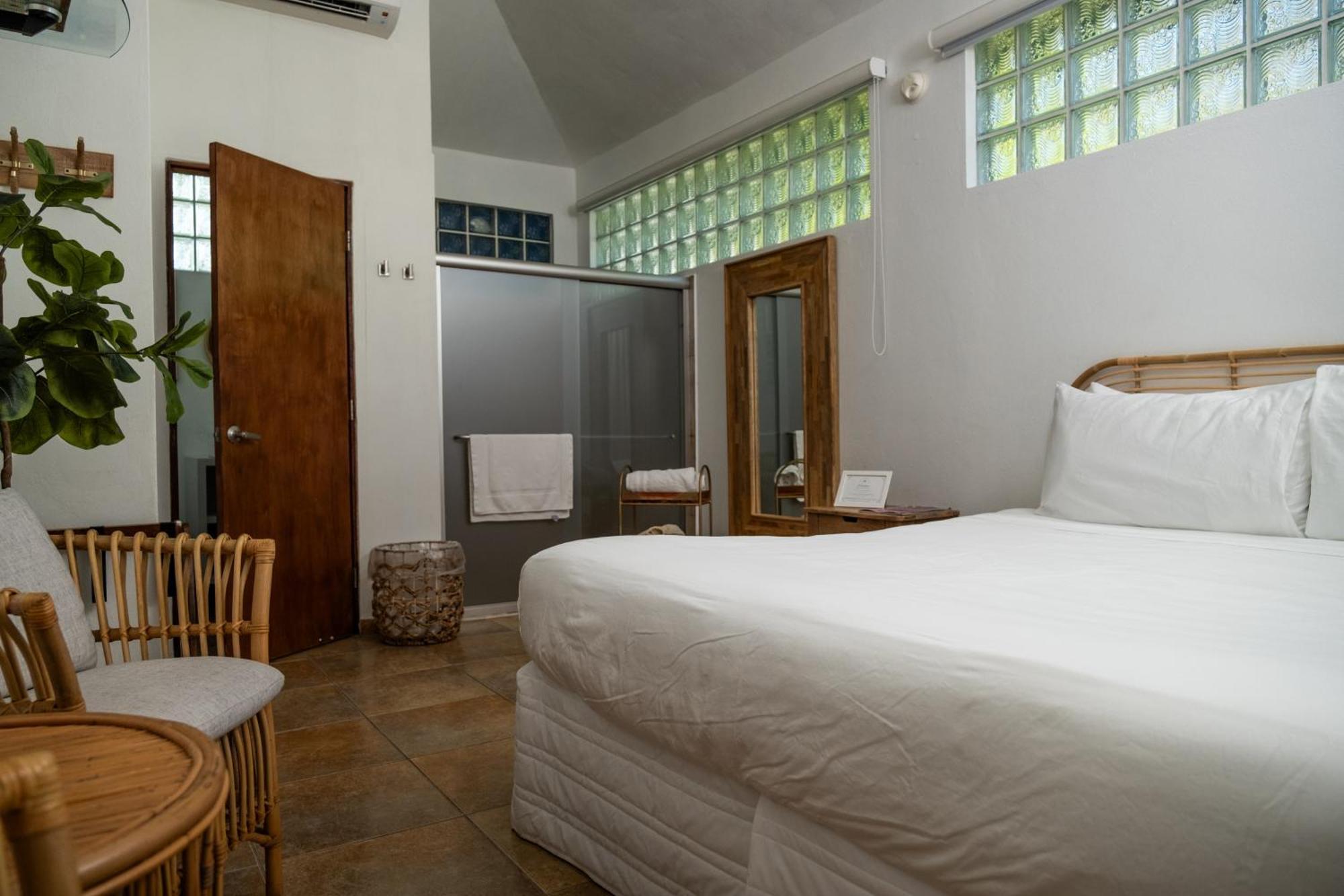 Turtle Bay Inn Lajas Ngoại thất bức ảnh